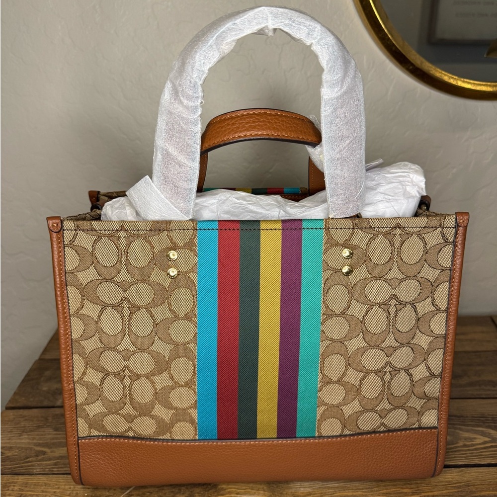 NWT RETAILS $378 Coach signature Dempsey tote/crossbody - Picture 6 of 11